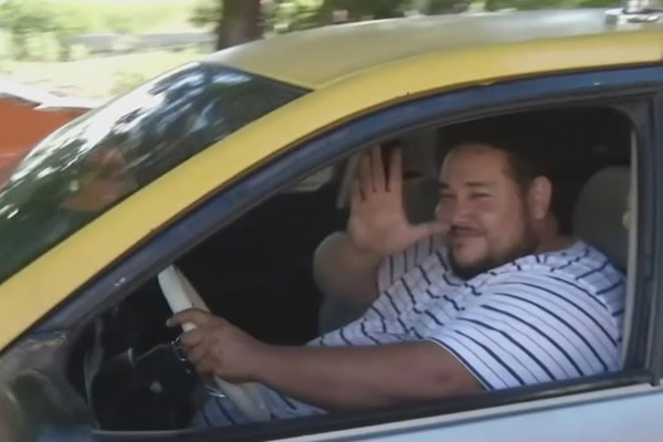 Tras vivir por años con unos testículos gigantes, una cirugía le da a un dominicano otra oportunidad.
